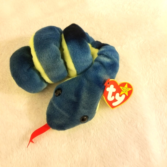 Original ty beanie Baby hissy - Picture 1 of 2